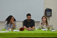 A mesa-redonda, com Maria Carolina Barbalho (à esquerda), Carlos Abraão Moura Valpassos e Sana Gimenes Domingues 