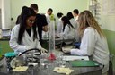 Minicurso na área de Química durante a Semana Acadêmica.