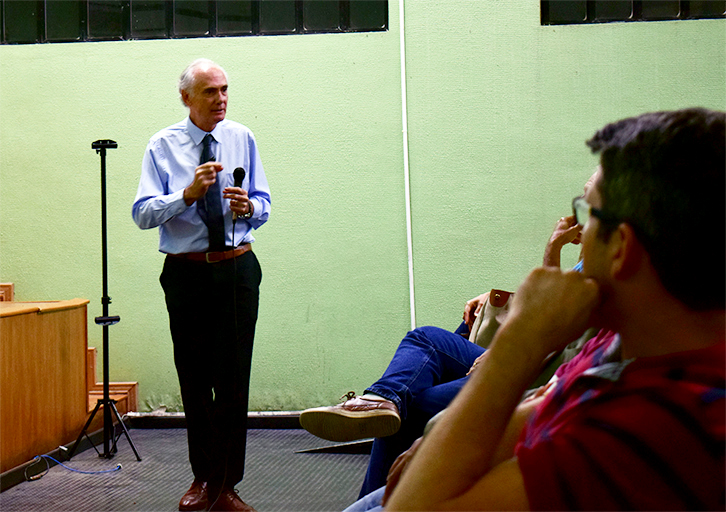 Foto aula Engenharia Elétrica