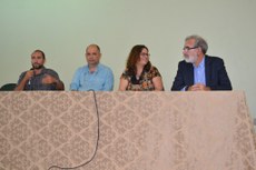 Mesa de abertura com Vitor Miano, Marcos Cruz, Maria Inês Paes e Fernando Meirelles.