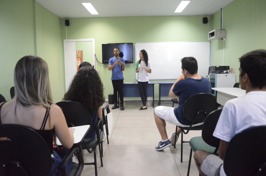 Curso de Libras no Campus Macaé