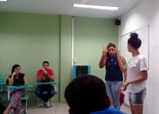 Milena Schuab, do segundo ano do curso Técnico em Meio Ambiente participa das aulas.