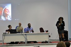 A mesa de abertura contou com a presença da professora indígena Carolina Potiguara