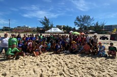 A aula aconteceu no sábado, na Praia de Ponta Negra, em Maricá. Foto: Divulgação/ Prefeitura de Maricá