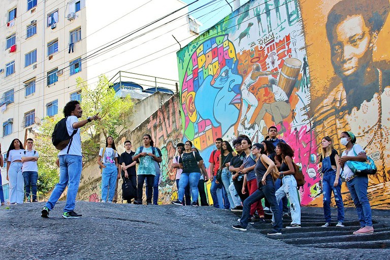 Visita guiada à Pequena África por alunos do IFF Maricá