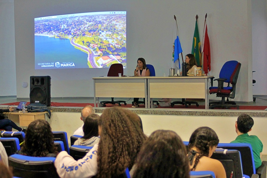 Mostra das Profissões no IFF Maricá