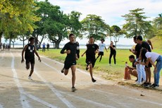 Disputa dos 200m rasos nos Jogos Intercampi, em Macaé