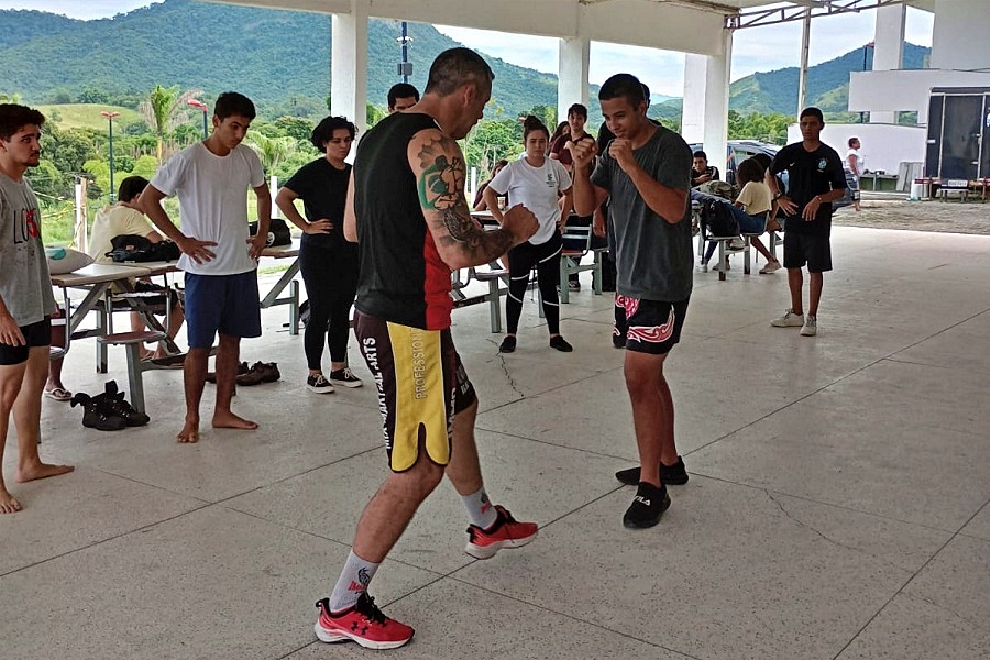 Aula de Muay Thai no IFF Maricá