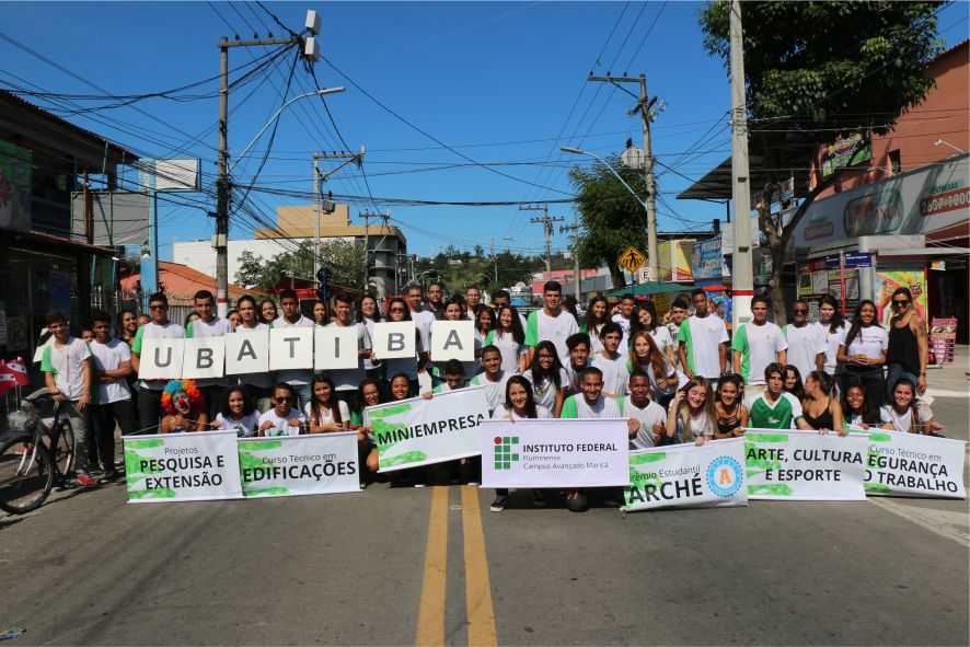 Estudantes e Servidores participam das atividades em comemoração ao aniversário do município