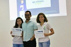 Yasmin, Samuel e Clara receberam a premiação da Faperj