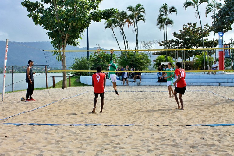 Seletiva do JINIFF no vôlei de praia em Maricá