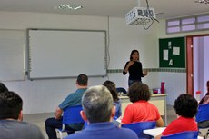 A palestra foi ministrada pela professora Raquel Freitas