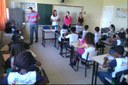 Os servidores conversaram com os estudantes sobre os riscos e formas de prevenção.