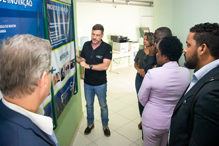 Polo de Inovação recebe a visita de reitor da Universidade de Luanda