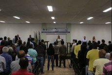 O debate aconteceu no auditório do campus com a participação de 200 pessoas.