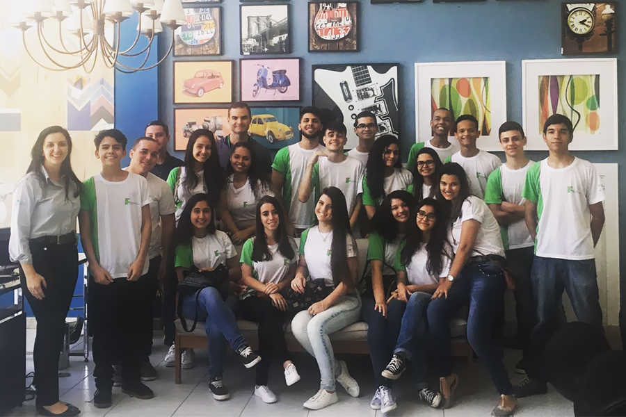 Alunos do Curso de Administração do Campus Pádua realizam visita técnica