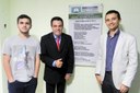 Da esquerda para a direita: o estudante, Vinícius Souza Campos; o presidente do sindicato, Marquinho Pinheiro; e o diretor do Campus Pádua, Arthur Rezende.