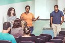 Professores deram as primeiras orientações aos estudantes.