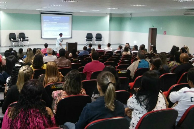 Encontro reúne responsáveis por alunos do 1º ano 