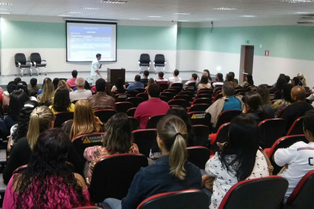 Encontro reúne responsáveis por alunos do 1º ano 