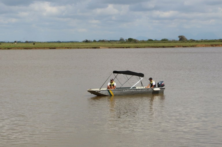 Campus São João da Barra lança barco movido à energia solar