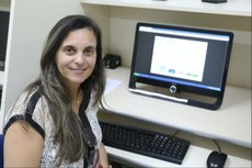 A professora Simone Vasconcelos é autora da proposta (Foto: Ascom Reitoria).