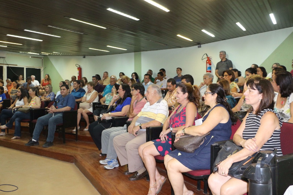 Lançamento de livros da Essentia Editora