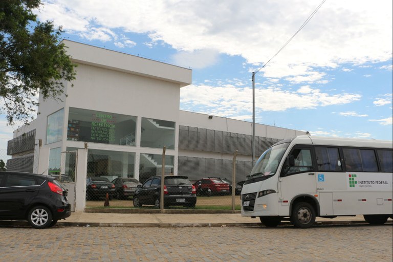 IFFluminense disponibiliza transporte para  servidores da Reitoria e Centro de Referência