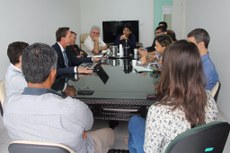 Consultor Peter Dostler conversa com dirigentes do IFFluminense