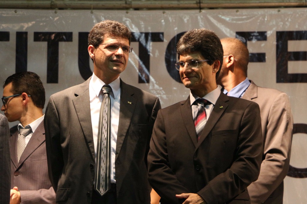 Solenidade de transmissão de cargo de reitor e posse dos diretores gerais.jpg