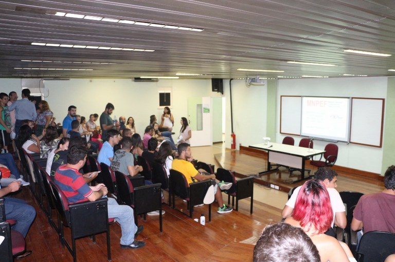 Público antes do início do evento