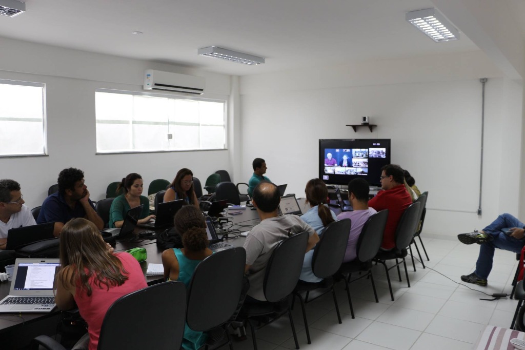 Alunos na aula presencial da pós-graduação em Formação Pedagógica