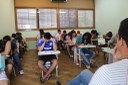 Candidatos realizando, neste domingo (24) a última fase do Vestibular 2016.