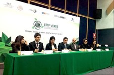 Mesa de abertura do evento EFTP Verde. Cerimônia foi realizada no Auditorio Ángel María Garibay do Conalep.