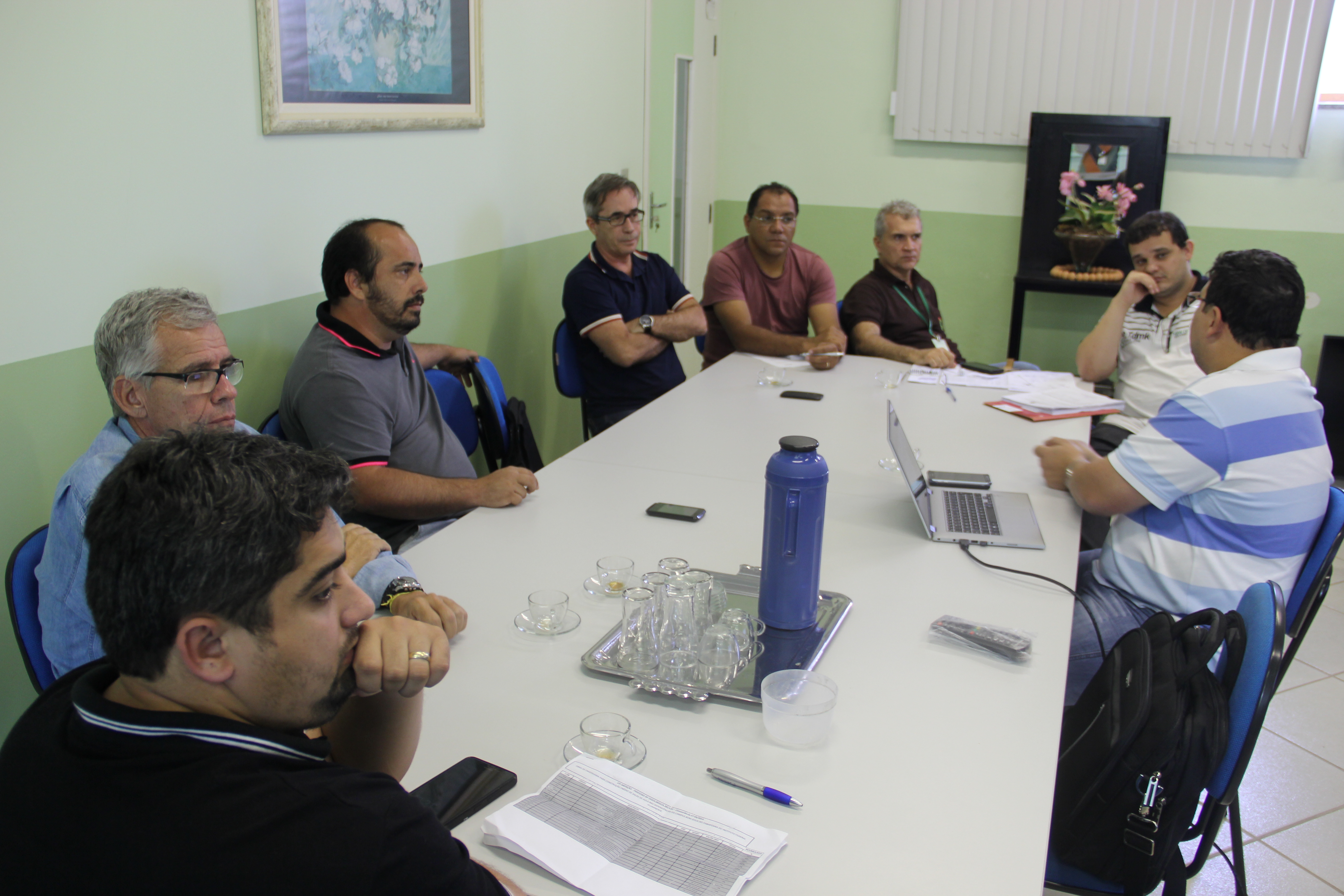 Reitoria conversa com empresas sobre obras em atraso