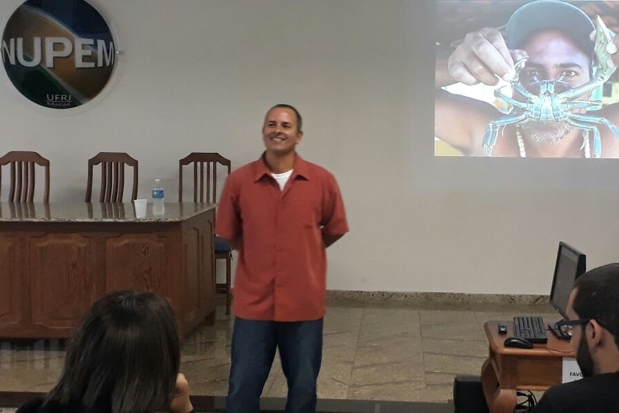 Rafael Costa em palestra no Nupem