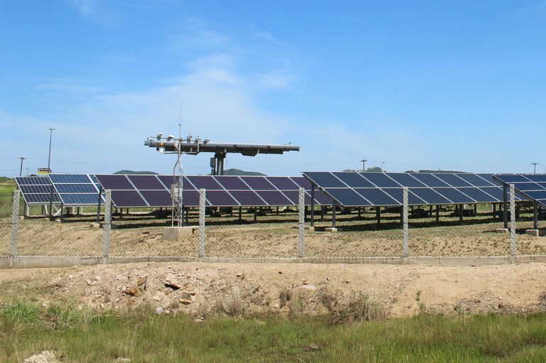 Módulos fotovoltaicos do Campus Cabo Frio