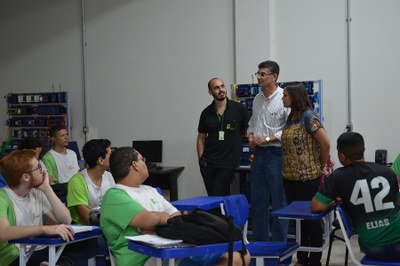 Cursos do Campus Itaperuna ganharão novos laboratórios no Parque Acadêmico Industrial O diretor de Relações Institucionais do IFFluminense, Fernando Ferrara, e a diretora-geral do Campus Itaperuna, Michelle Maria Freitas Neto, em vista a laboratórios do Parque Acadêmico Industrial para levantamento de demandas