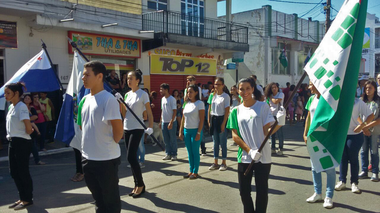 Campus São João da Barra participa de desfile cívico municipal