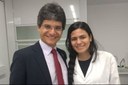 Reitor do IFF, Jefferson, com a estudante Gisele Polvarini que está em mobilidade internacional no IPB.