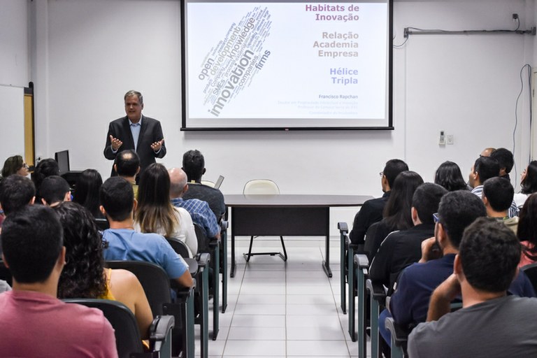 Aula inaugural de mestrados tem palestra sobre inovação e a relação academia-empresa