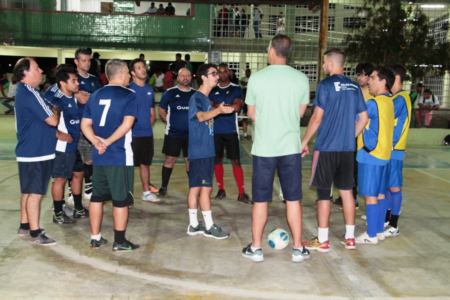 Campus Campos Centro vence de virada no futsal pelos JICs