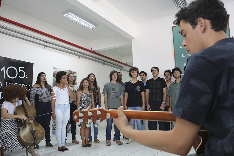 Comemoração dos 108 anos da Rede Federal conta com apresentação do coral do Campus Macaé