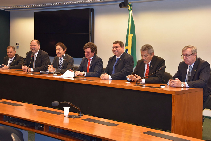 Criada Frente Parlamentar em Defesa dos Institutos Federais