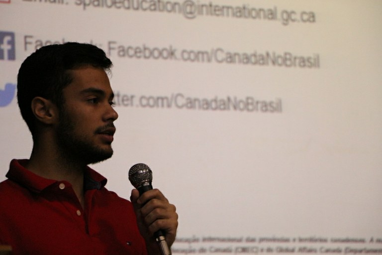 Estudantes do IFF participam de palestra sobre o Canadá