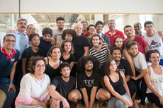 Lula com estudantes da Licenciatura em Teatro