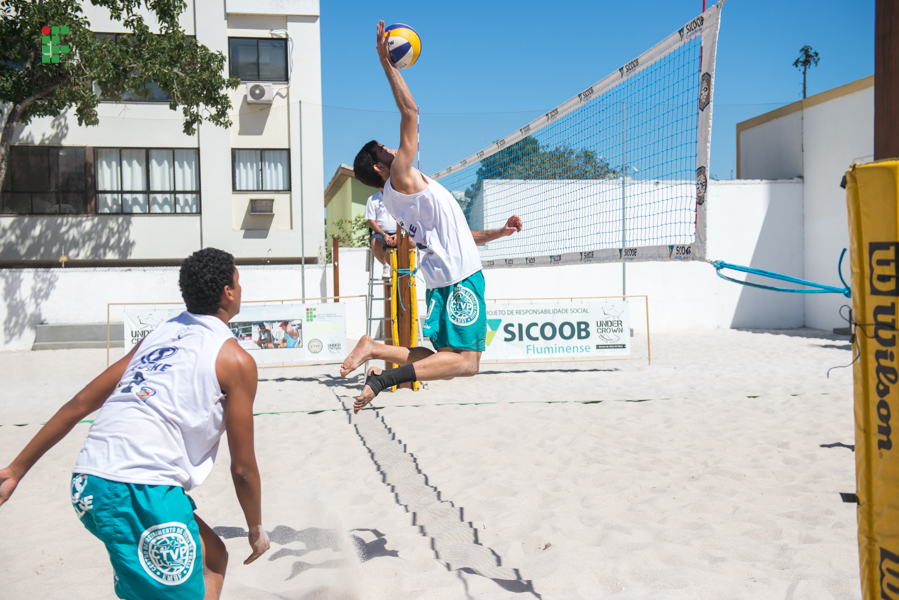 IFF conquista medalha de ouro no vôlei de areia masculino