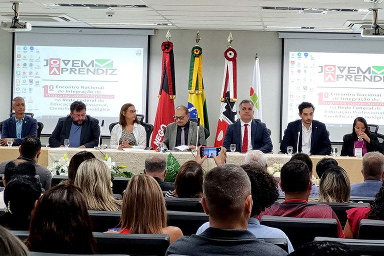 IFF participa do I Encontro Nacional do Programa Jovem Aprendiz na Rede Federal