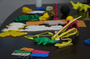 IFF promove minicurso sobre produção de recurso pedagógico com impressão 3D Materiais produzidos em impressora 3D