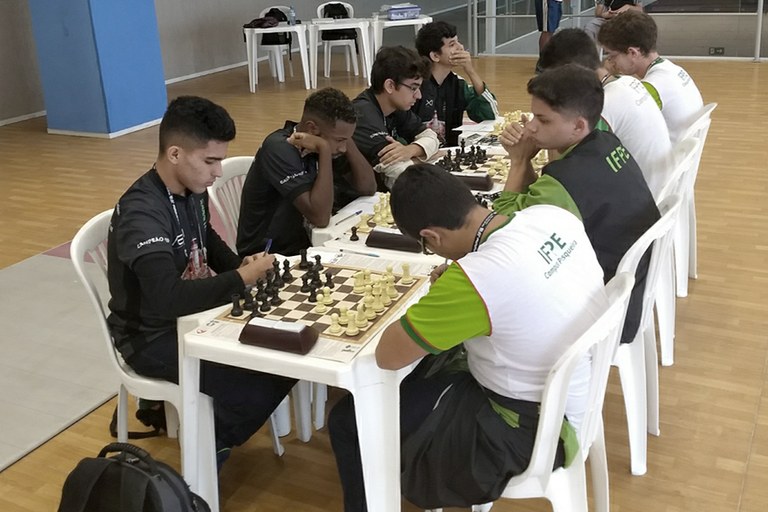 Judô masculino conquista medalha de ouro no JIF Nacional